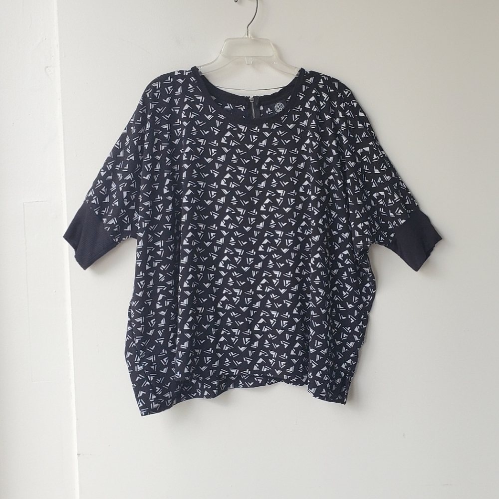 Bobeau Flowy Top